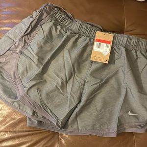 NWT Nike grey athletic shorts -women’s Sz L 🤍